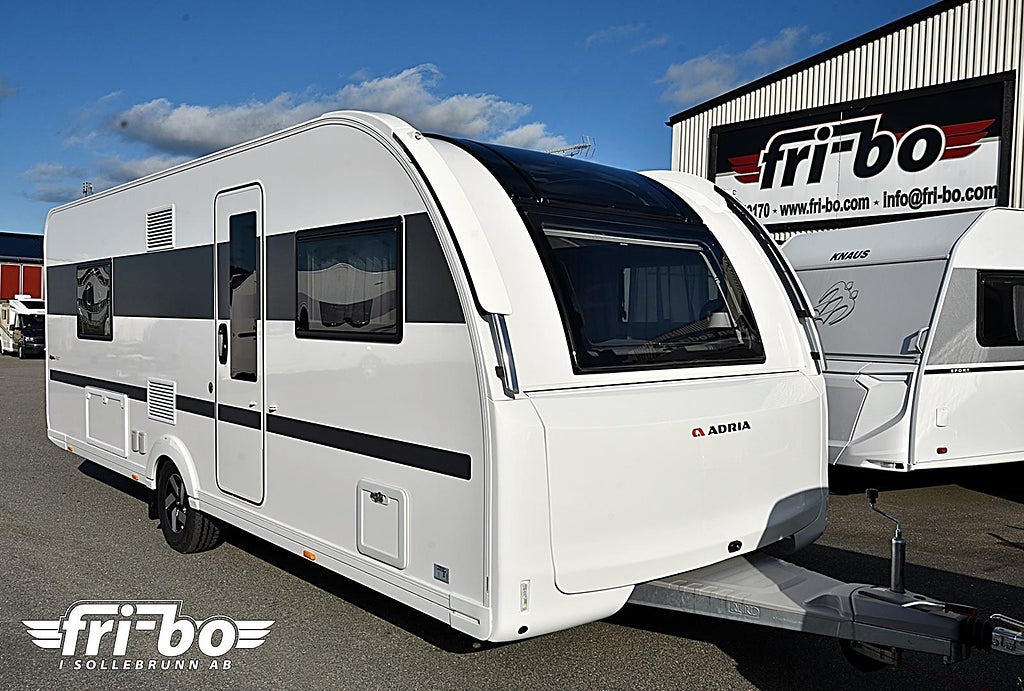 Adria 613 UT Alpina *AC,*Åretrunt & Vinteranpassad, Långbäddar