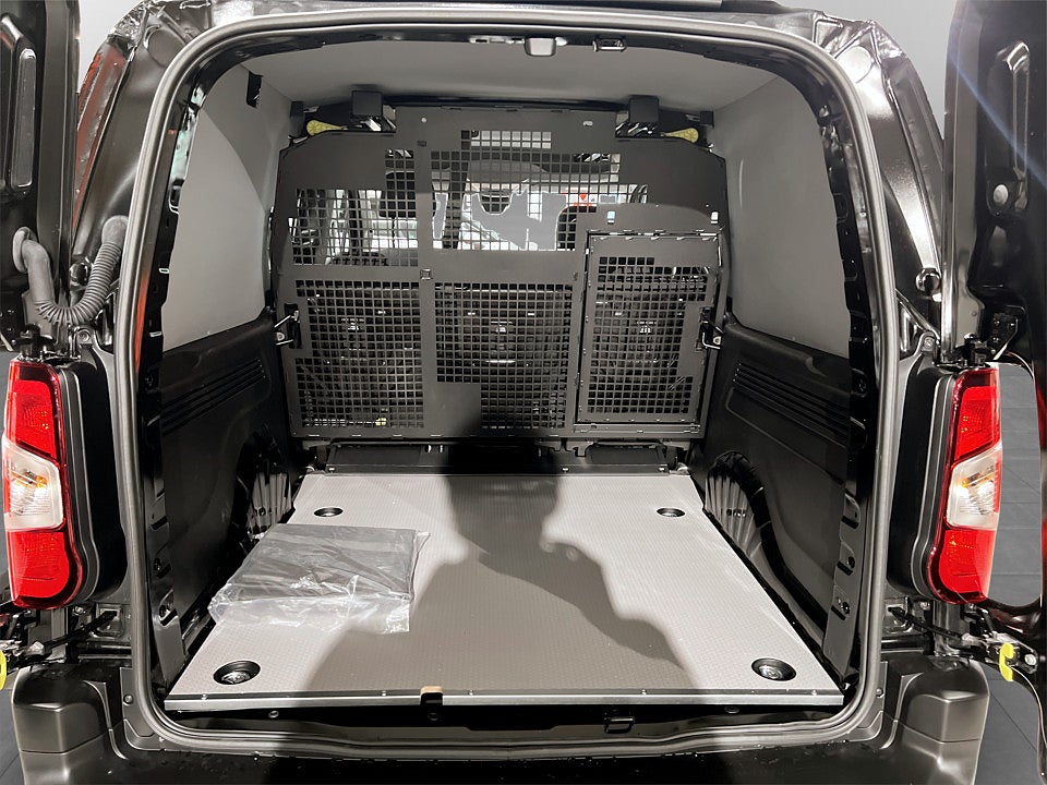Bild på Peugeot Partner Crew Cab 130hk Aut - EDITION! SERVICE & V-HJUL INGÅR!