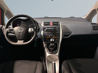Toyota Auris 5-dörrar Valvematic Plus Drag Mvärm Extraljus S/V-hjul – bild 8