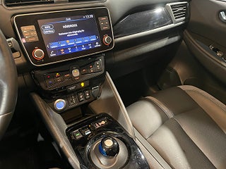 Halvkombi Nissan Leaf 14 av 21