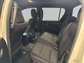 Toyota Hilux Dubbelhytt 2.4 AWD MOMS/Kamera/Drag/D&M-värmare/LEDramp