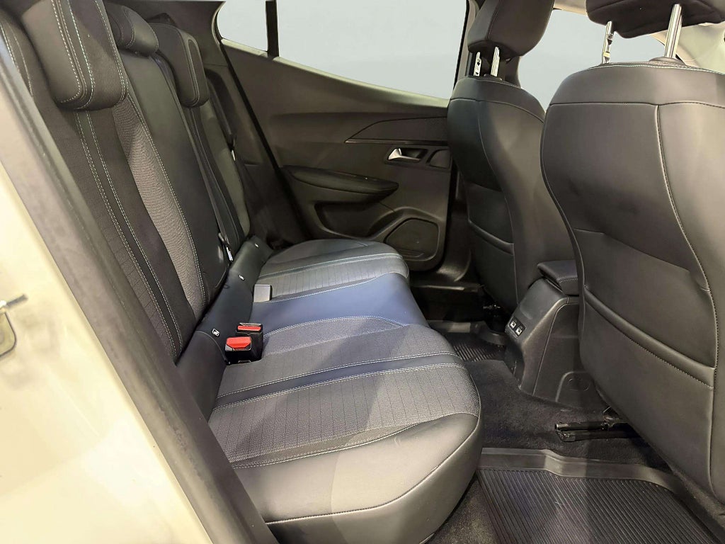 Peugeot 2008 1.5 BlueHDi 130 Automat GT-line Dragkrok V-hjul Nyservad MOMS - miniatyr 13