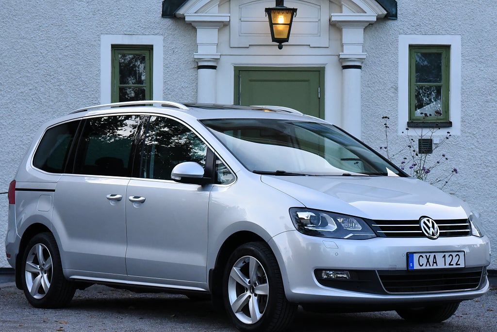 Volkswagen Sharan 7-sits 2.0 TDI | Panorama Dragkrok Värmare Backkamera
