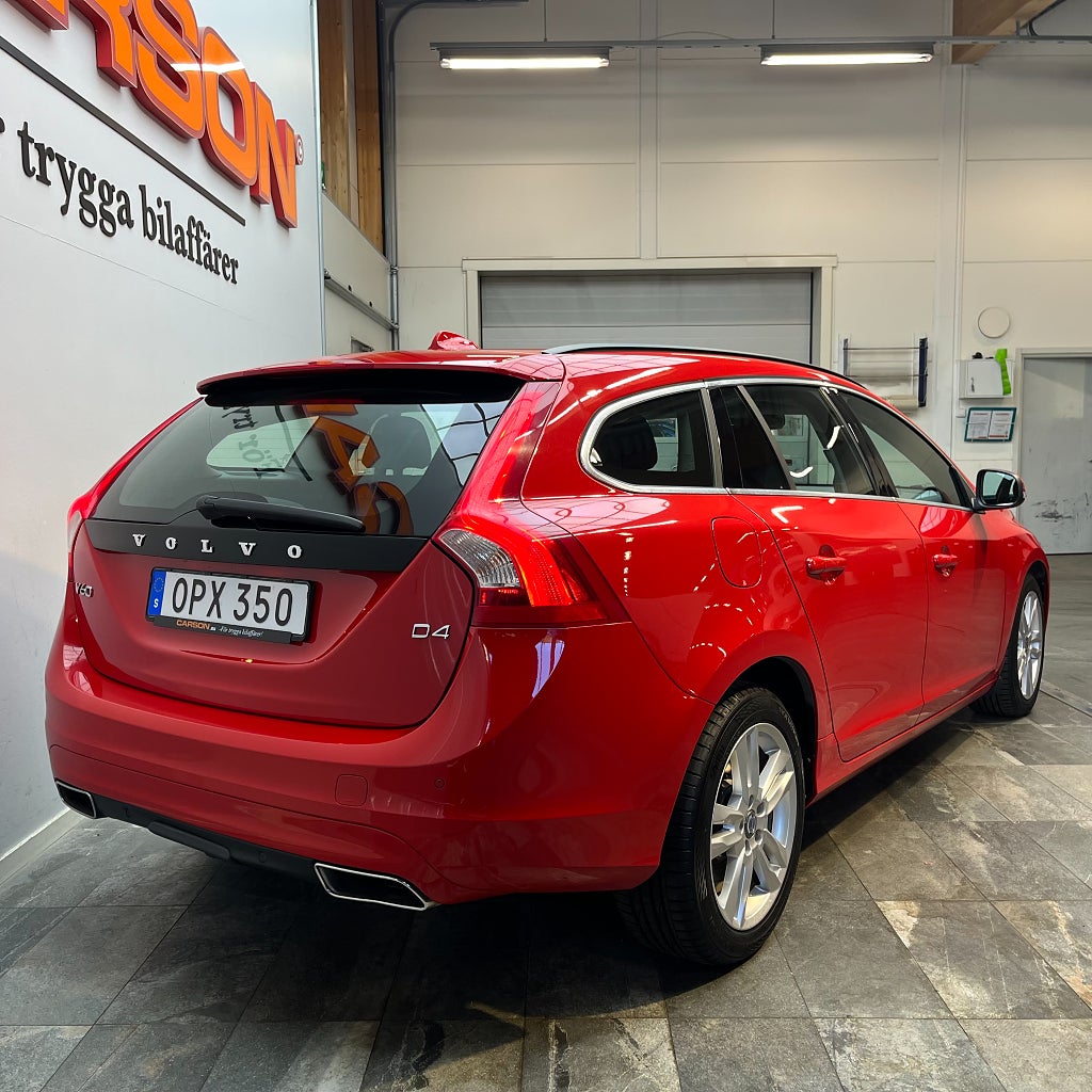 Volvo V60 D4 Momentum Värmare Dragkrok PDC-Bak Kamrem bytt!