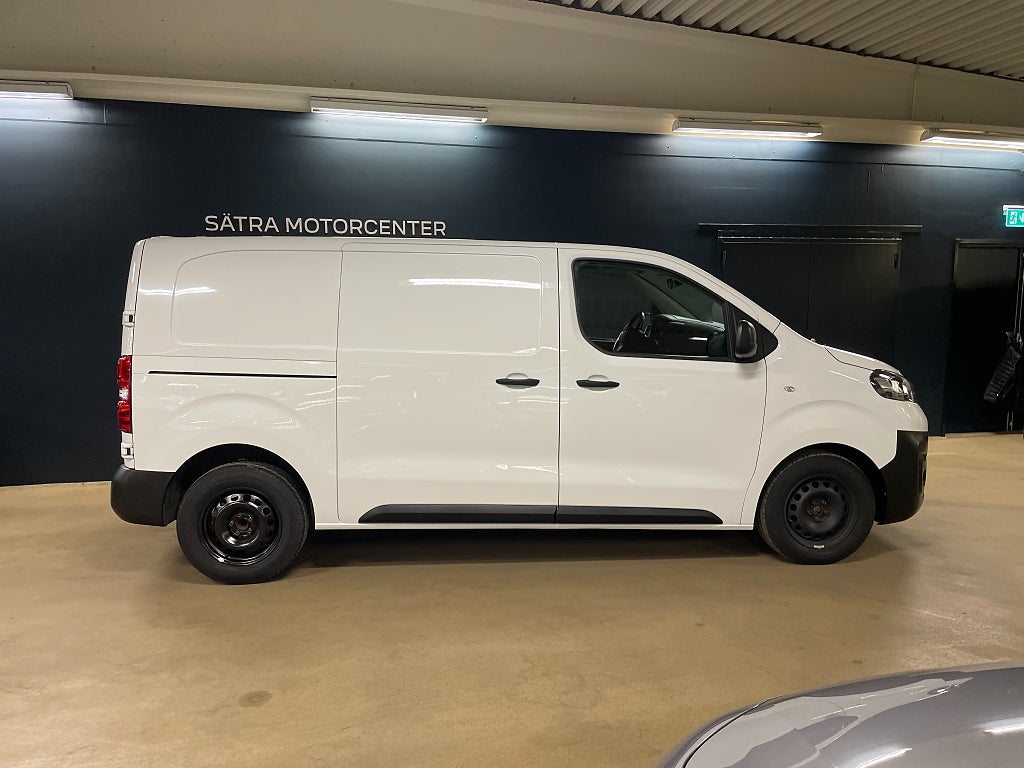 Bild på Opel Vivaro Business L2 BlueHDi 120hk - Drag & Webasto