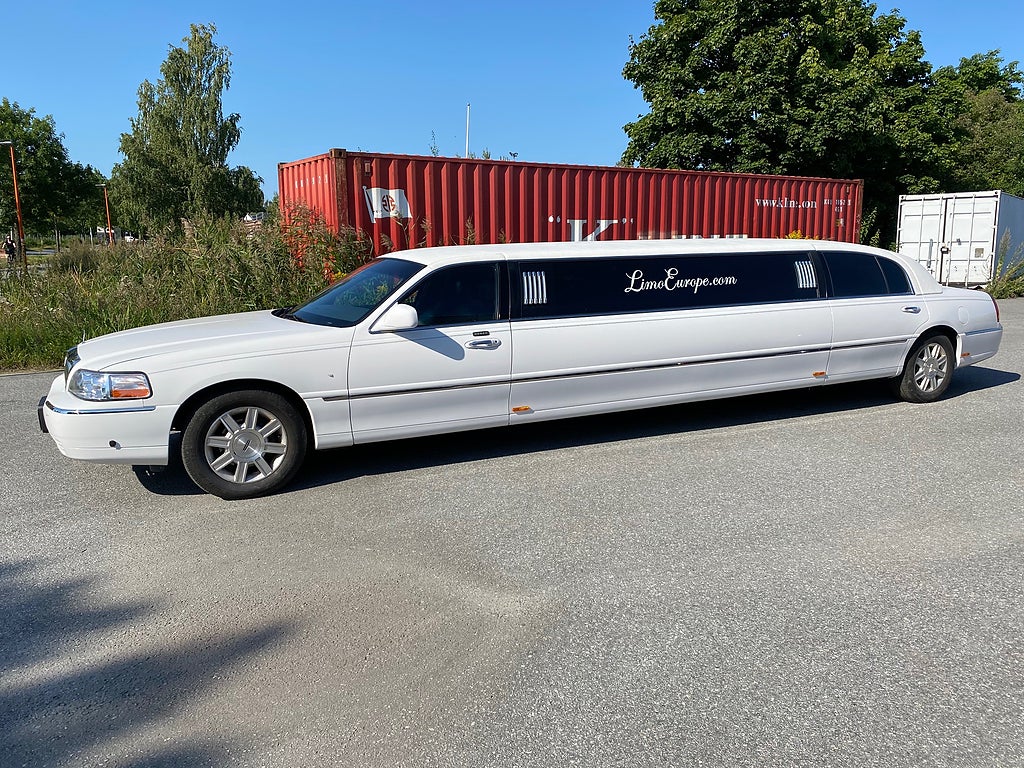 Lincoln Town Car Limo Stretch Limousine 5 Dörrars 