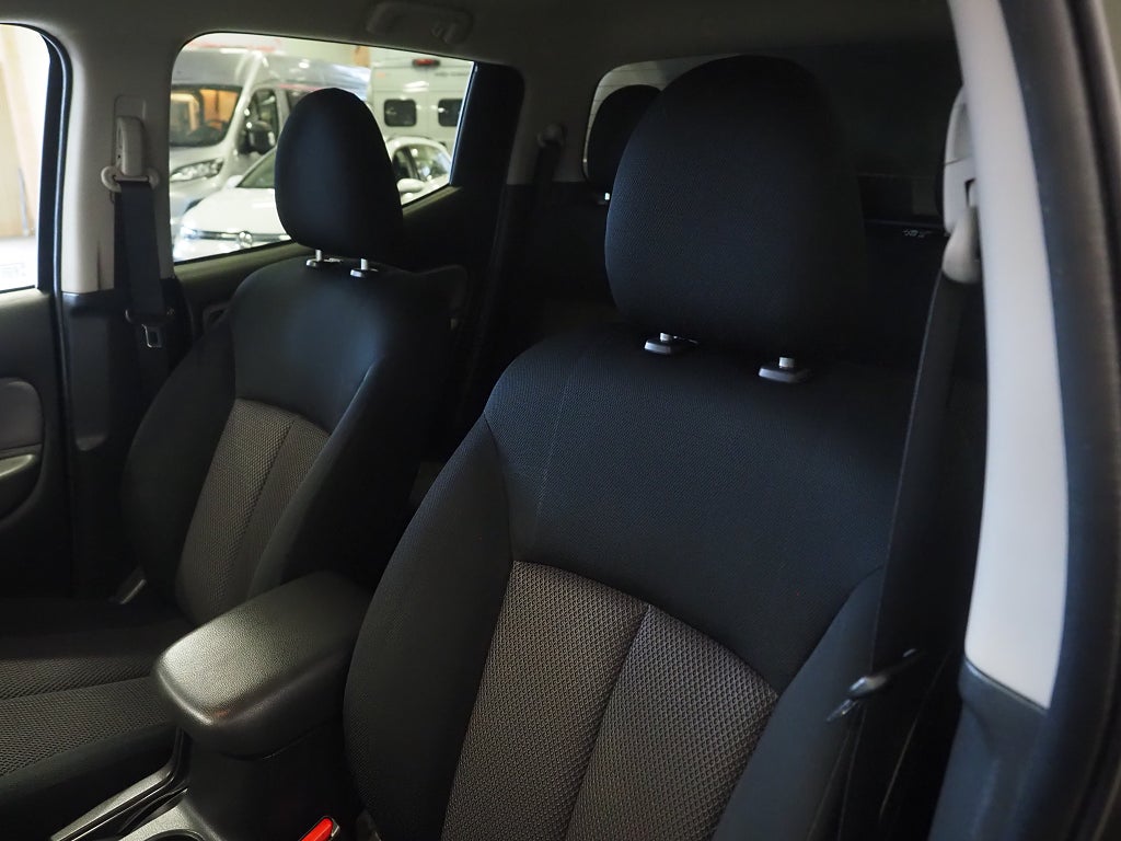 Mitsubishi L200 Dubbelhytt 2.2 Di-D 181hk | Dragkrok | Kåpa | Kamera | 2017