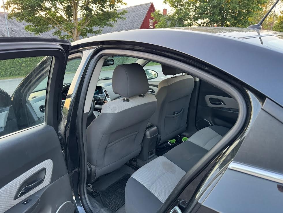 Chevrolet Cruze 2.0 TD VCDi 2010, bild 7/36