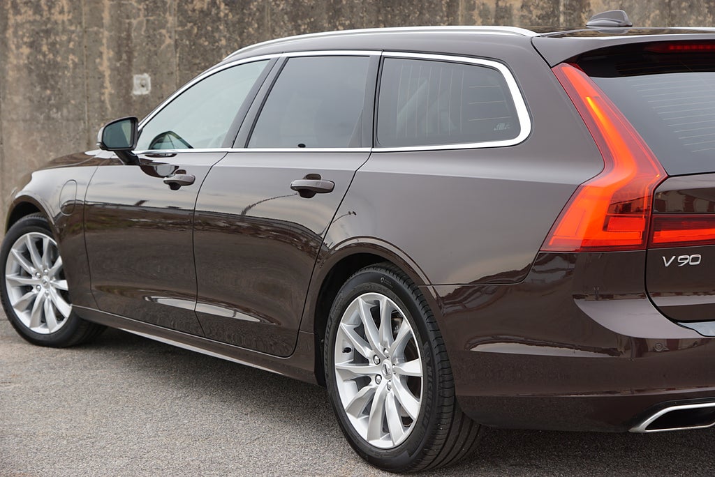 Volvo V90 T8 Recharge AWD Momentum Advanced|Drag|Värmare|B-Kamera