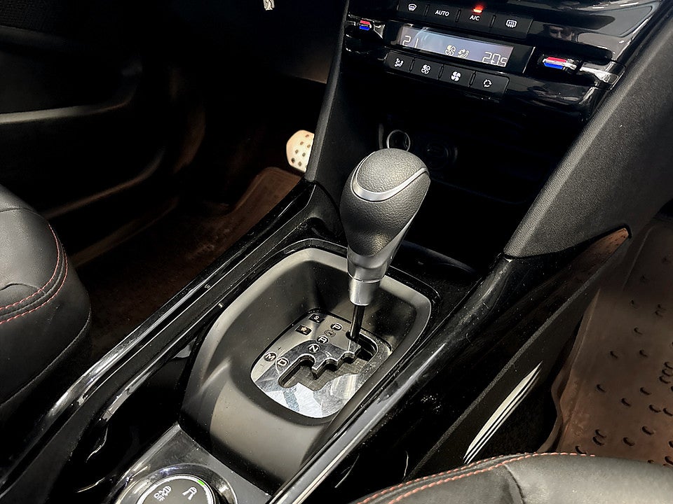 Bild på Peugeot 2008 GT-Line 1.2 PT 110hk Aut PANO 