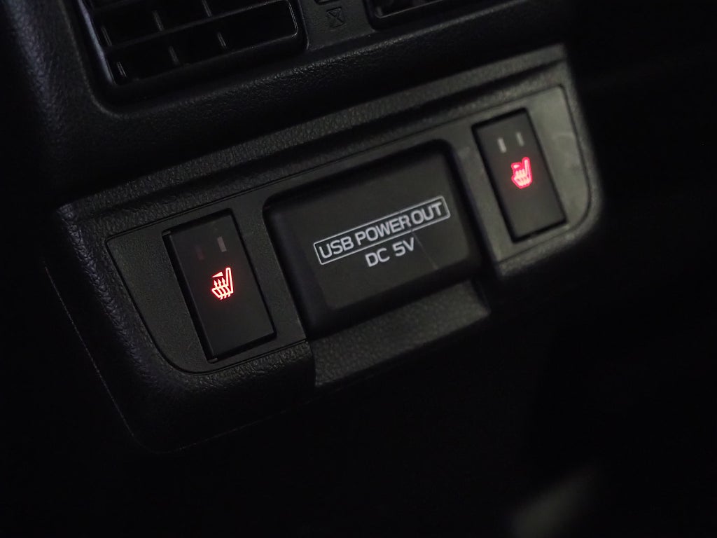 Subaru Outback 2.5 4WD Lineartronic 175hk Drag Skinn B-Kamera M-Värm