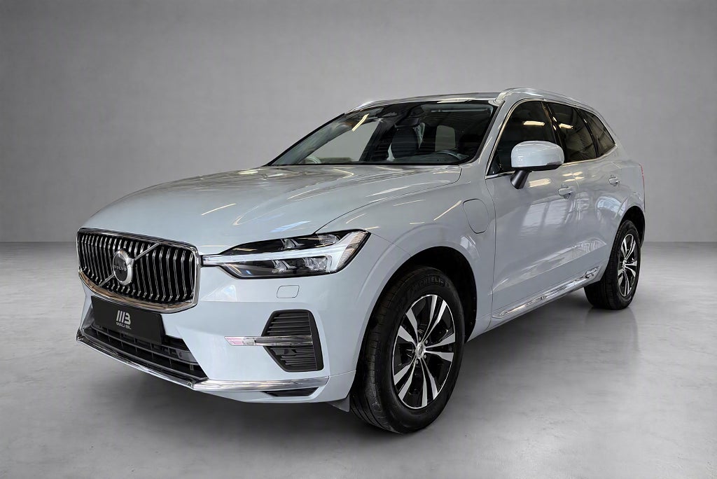Volvo XC60 Recharge T6 AWD Pano Kamera Drag Värmare Core