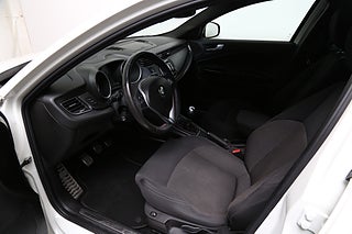 Halvkombi Alfa Romeo Giulietta 10 av 23