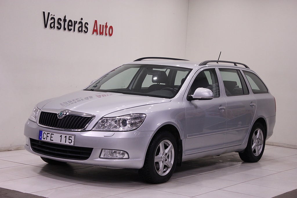 Skoda Octavia Kombi 1.8 TSI Elegance En ägare 12000 mil Drag Euro 5