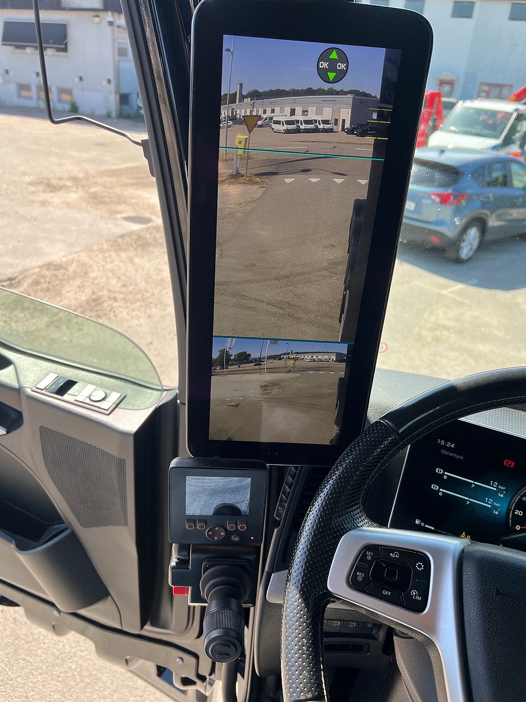 Mercedes-Benz Arocs 3251 Tridem Lastväxlare, Fullt Plogutrustad
