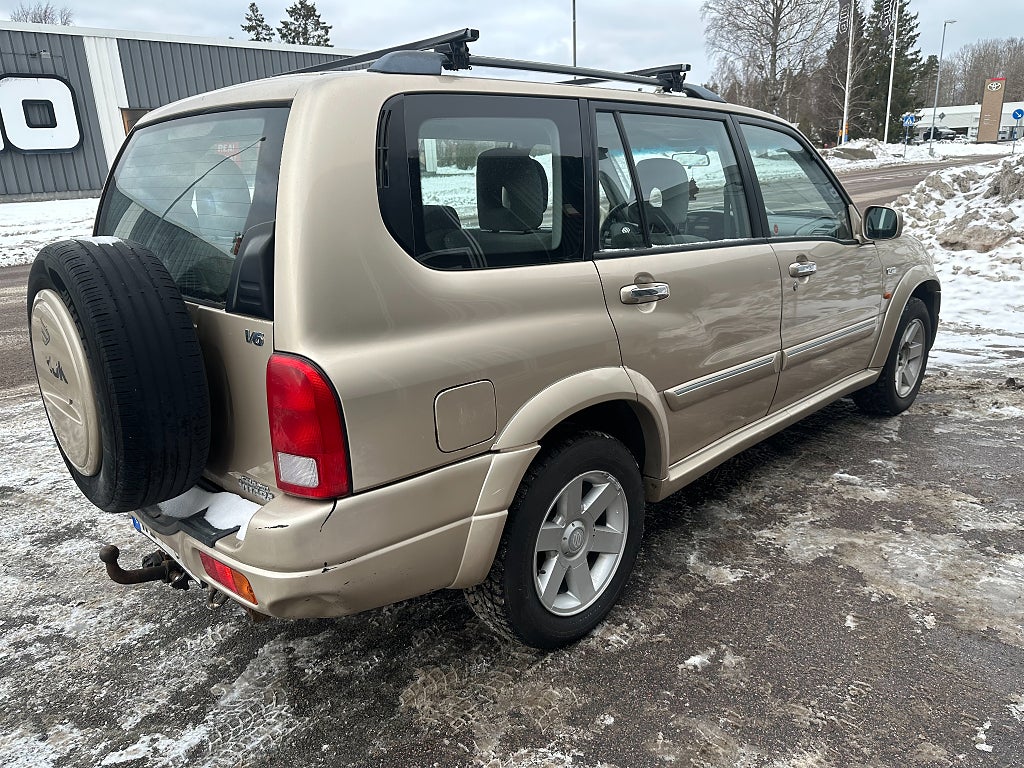 Suzuki Grand Vitara XL-7 7-seater 2.7 V6 DOHC 24V 4WD