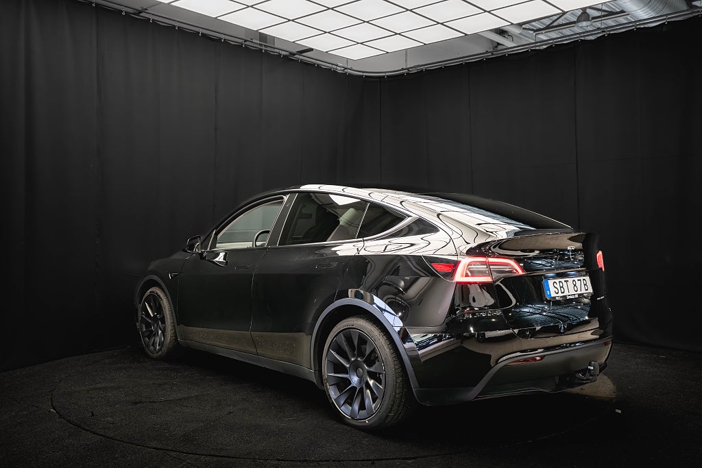 Tesla Model Y Long Range AWD 20'' DRAG PANO 1-ÄGARE 91.2%SoH MOMS