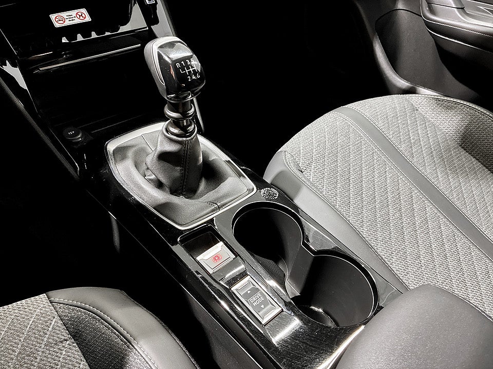 Bild på Peugeot 2008 Allure 1.2 PT 130hk CARPLAY P-SENSORER