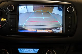 Halvkombi Toyota Yaris 14 av 22