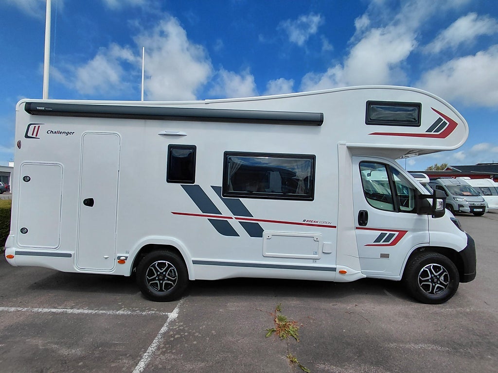 CHALLENGER C256 Alkov Stor alkov, barnkammare bak, bäddbara soffor med mer!