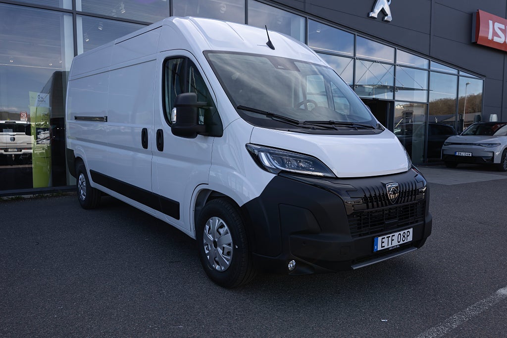 Peugeot Boxer Skåpbil 335 2.2 140 hk BlueHDi  L3H2 *DEMO*