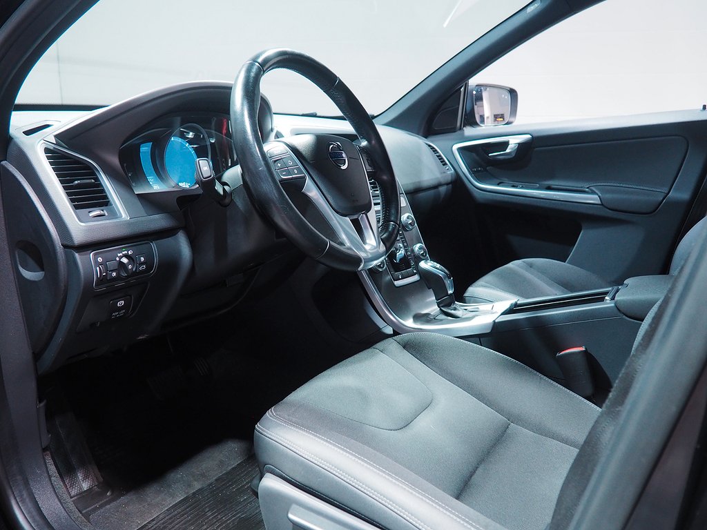 Volvo XC60 D4 AWD Momentum 181hk | Navi | D-värm | 2015