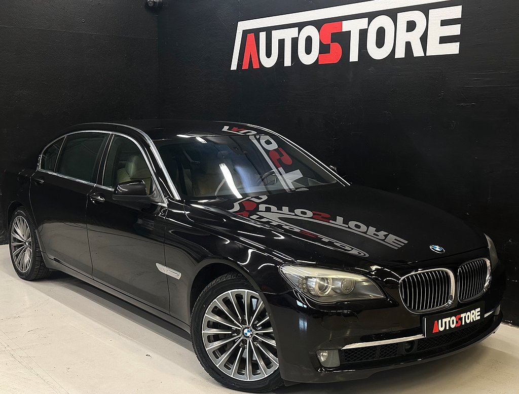 BMW 750 Li Individual SV-såld Momsbil Komfortstolar SE SPEC Euro 5