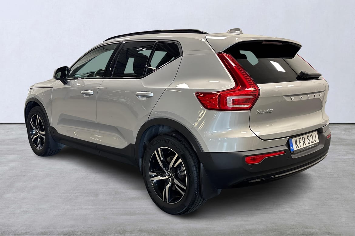 Volvo XC40 B3 FWD Bensin Plus Dark 2025, bild 4/10