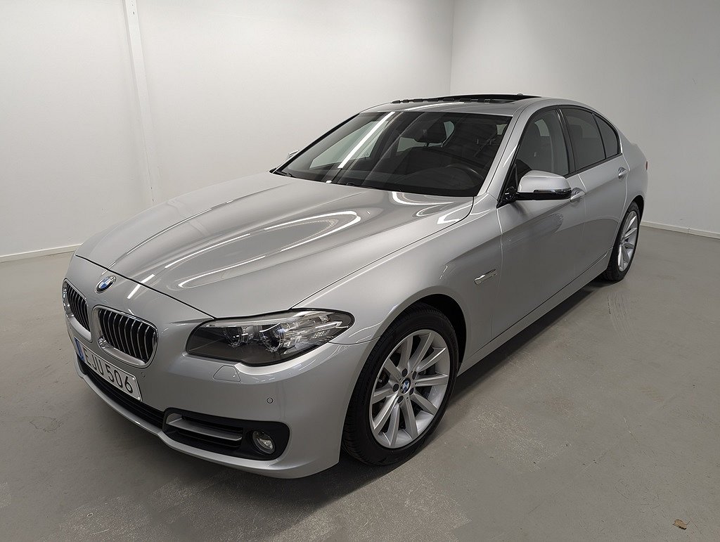 BMW 520 xDrive 184 hk elstol soltak lågmilare