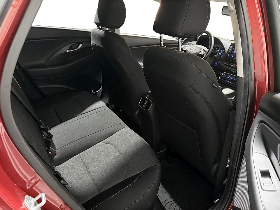 Bild på Hyundai i30 Essential 1.0 T-GDI Aut BACKSENSOR RATTVÄRME 120hk