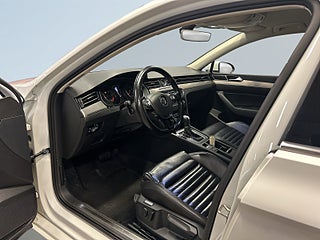 Volkswagen Passat Sportscombi 2.0 TDI 4M Drag/Kamera/M&Dvärm/LED/S&V-Däck – bild 7