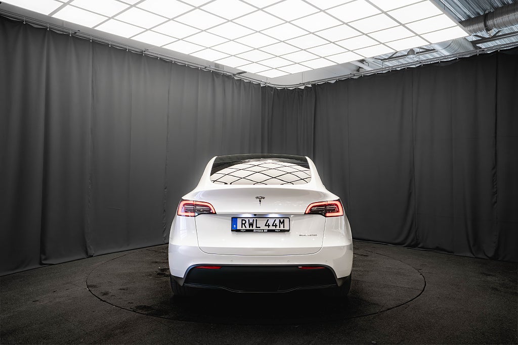 Tesla Model Y Long Range AWD PANO LÄDER KAMERA 1-ÄGARE MOMS