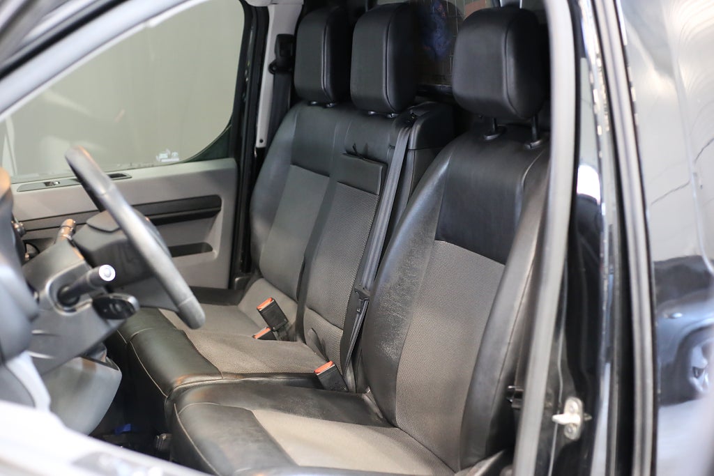 Toyota ProAce Panel Van 1.6 D-4D*3,99%*Värmare Drag MOMS