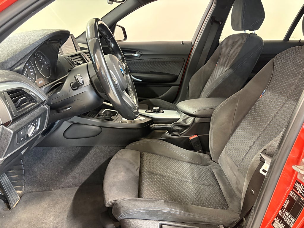 BMW 118d 5-dörrars Steptronic M Sport Automat,SoV Hjul Euro 5 thumbnail