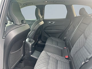 Volvo XC60 T6 Plug-In AWD MOMS BKamera Pano Navi Värmare S&V-däck – bild 13