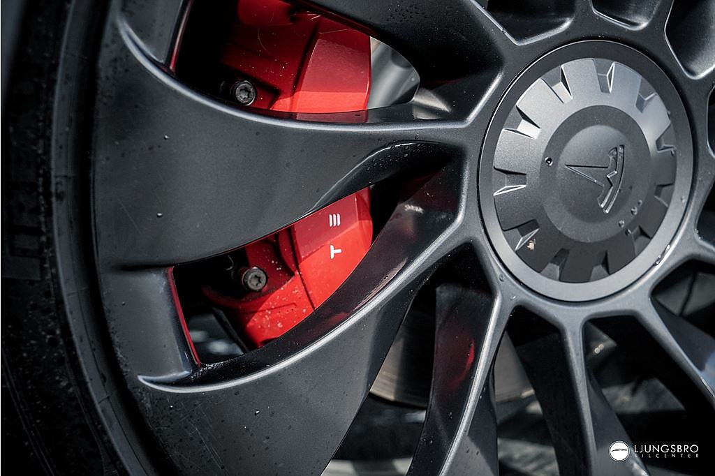 Tesla Model Y Performance 534hk / 1 Ägare / Dragkrok