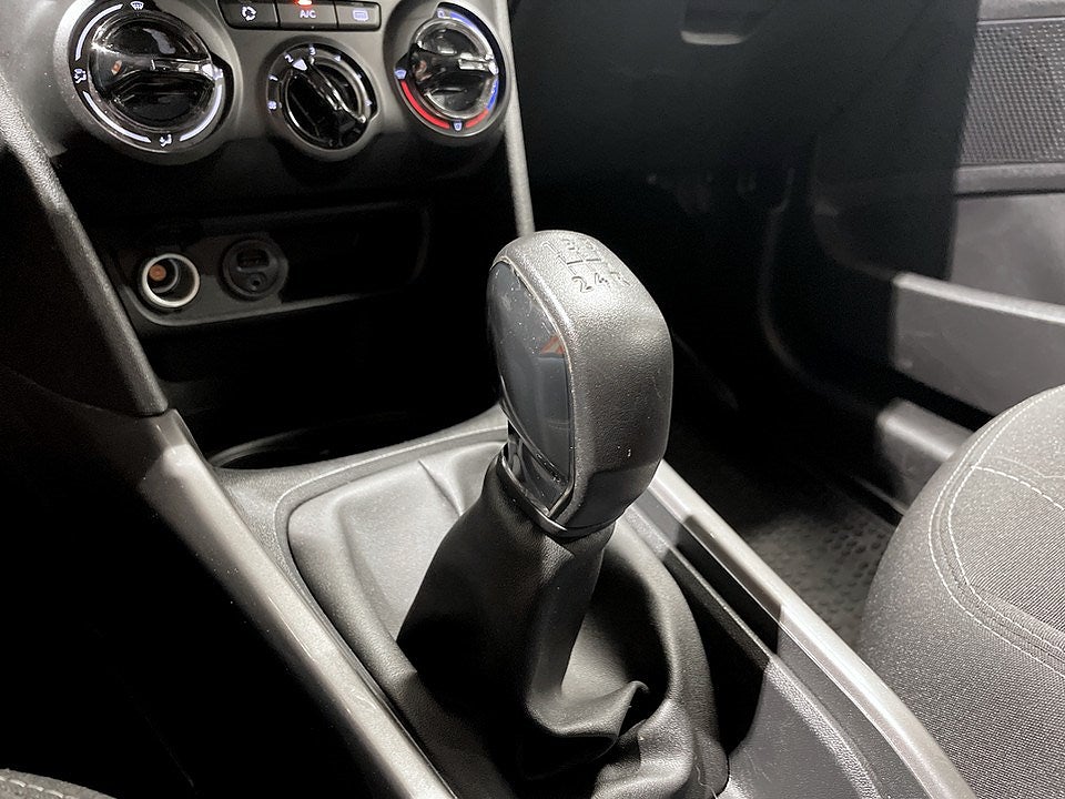 Bild på Peugeot 2008 Active 1.2 PT 82hk - FARTHÅLLARE,P-SENSOR BAK