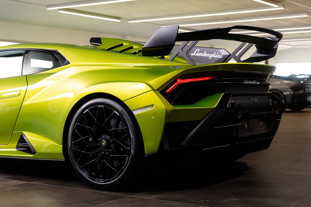 Gallery image 14 of 18