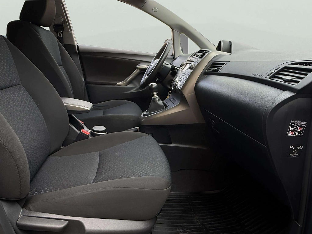Toyota Verso 1.8 Valvematic 7 Sitsig Drag Ny besiktad - miniatyr 12