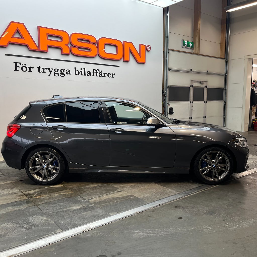 BMW M135i xDrive 5-dörrars H&K Navi Backkamera Värmare 326hk