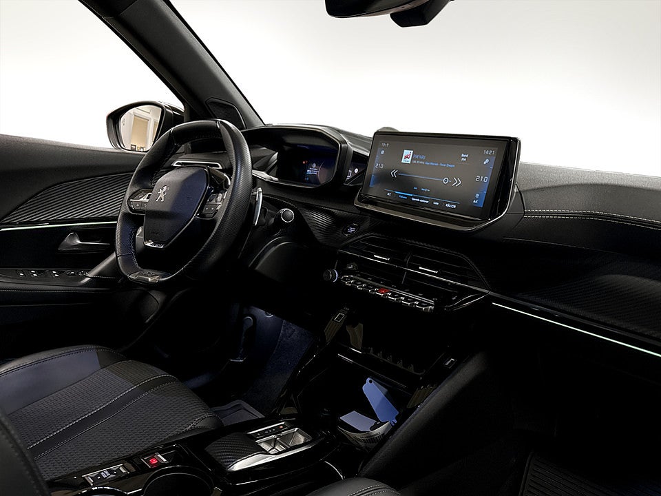 Bild på Peugeot 2008 GT 1.2 PT 130hk Aut NYSERVAD BACKKAMERA FARTHÅLLARE