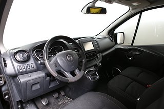 Transportbil - Skåp Opel Vivaro 12 av 17