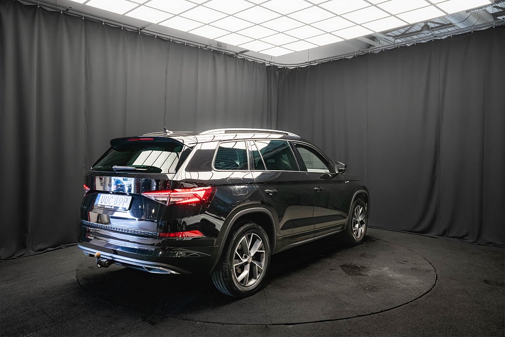 Skoda Kodiaq TDI 4x4 SPORTLINE 7-sits D-VÄRM DRAG KAMERA 1ÄGARE MOMS
