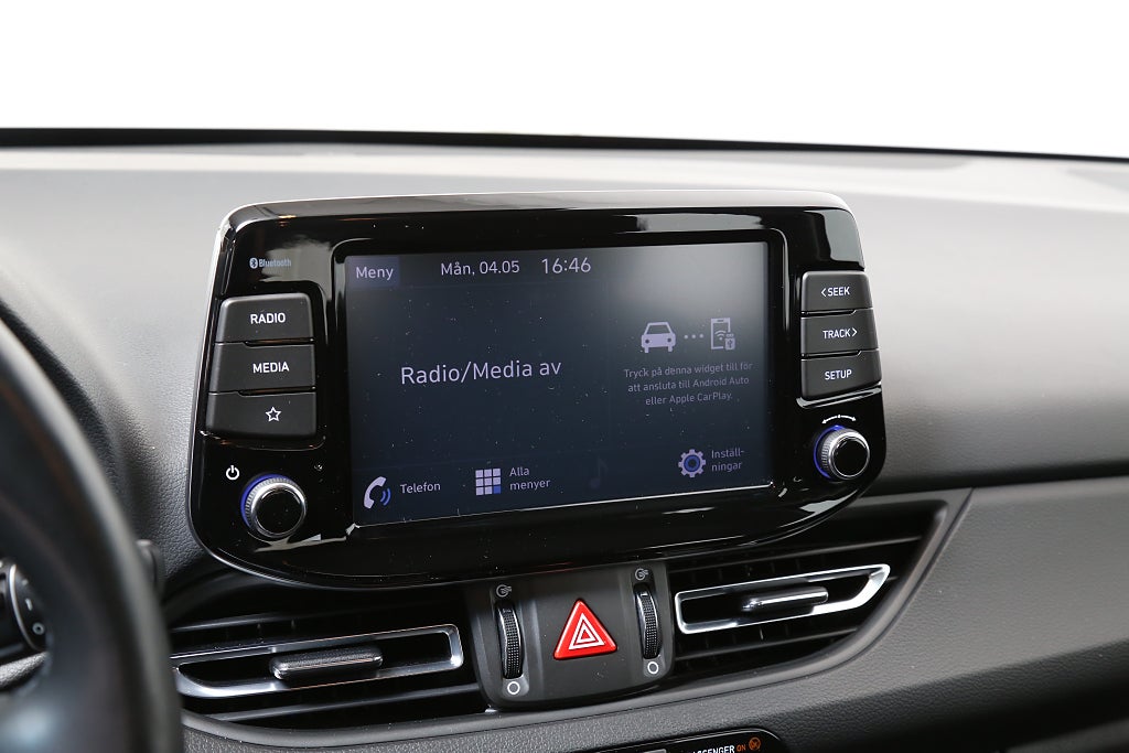 Hyundai i30 1,5 T-GDI 48V MHEV 159hk Essential Aut Drag Nybilsg 2022