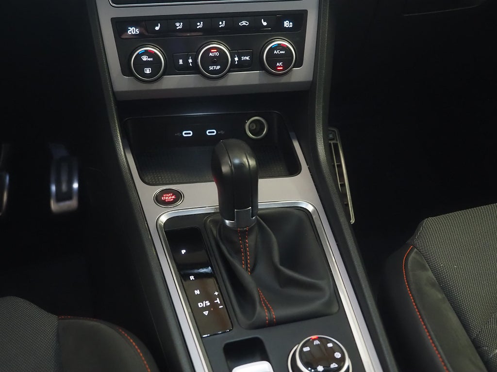 Seat Ateca 2.0 TDI 4Drive 150hk FR Cockpit Drag Navi D-Värm Kamera 2021