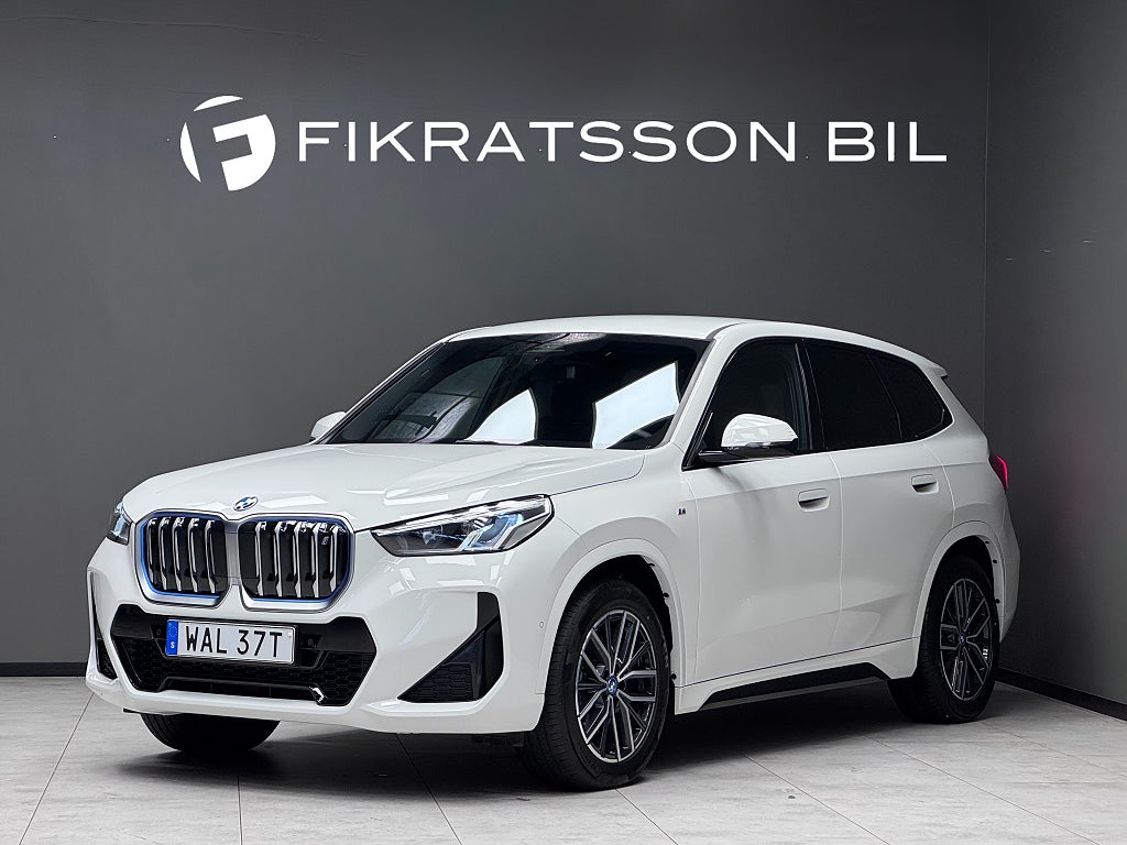 BMW iX1 xDrive30 M Sport / Carplay / Navi / Kamera