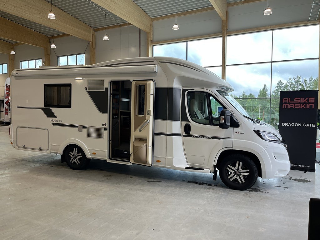 Adria Matrix Plus 670 SLT /ALDE/Taksäng/Automat 160hk/Ugn/Solcell/Badr