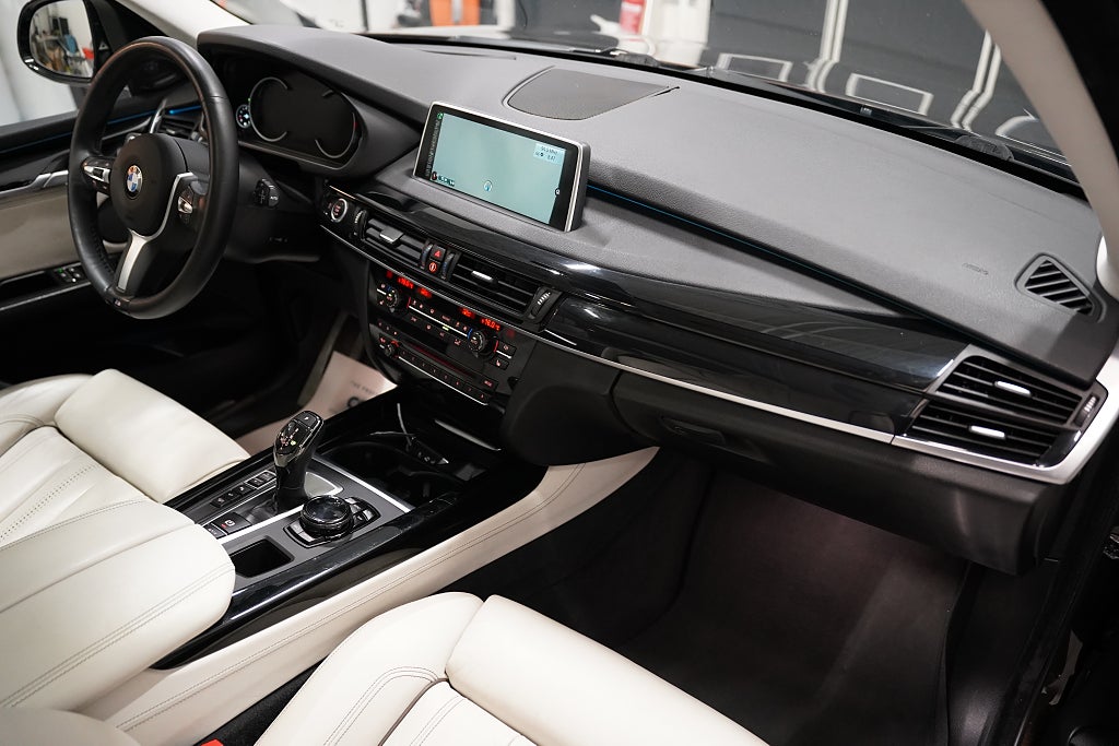 BMW X5 xDrive40d 313hk M Sport H/K 360° Pano D-värm HUD Komfor