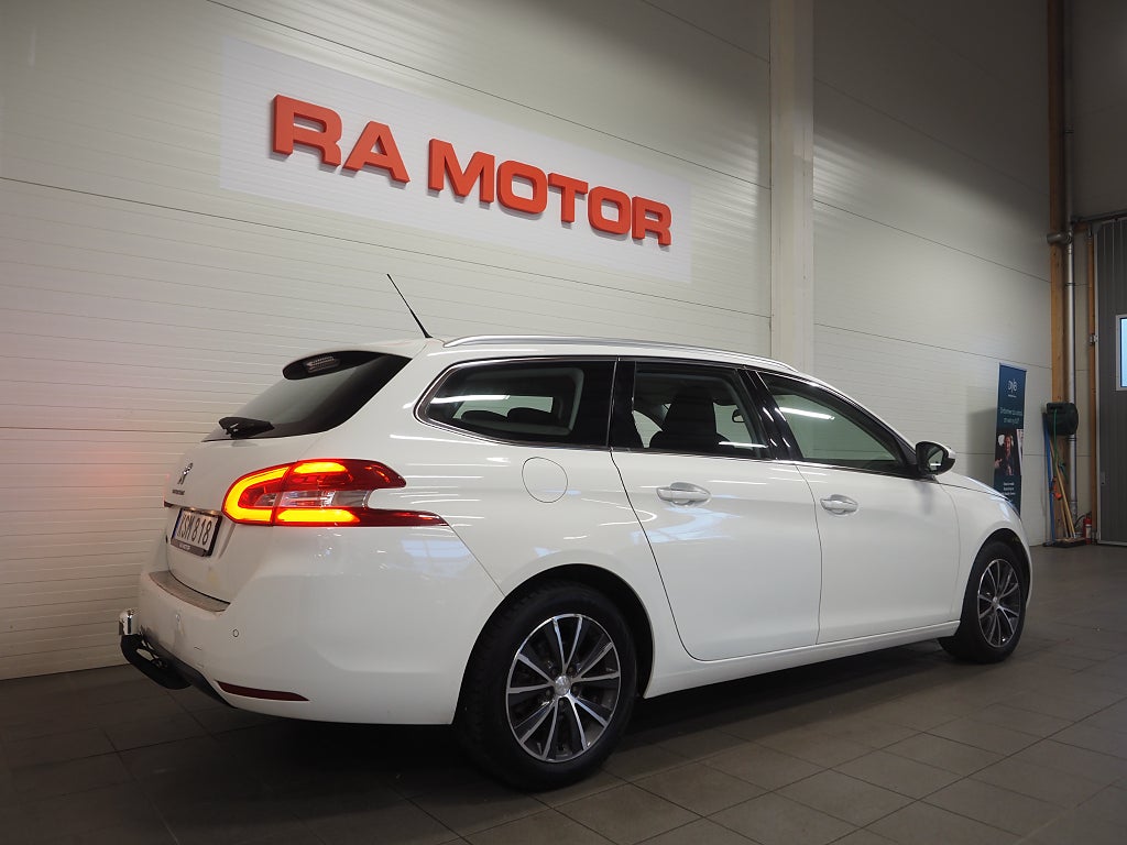 Peugeot 308 SW 1.2 130hk Allure Automat Drag PDC Keyless 2015