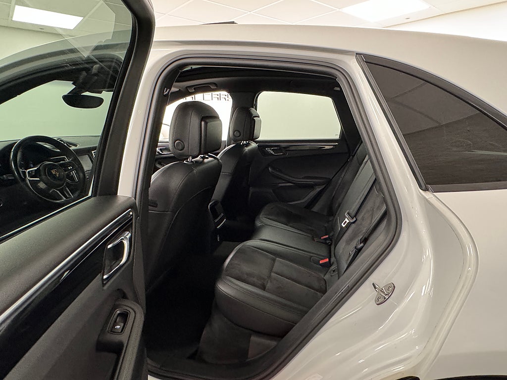 Porsche Macan 2015 - miniatyr 16